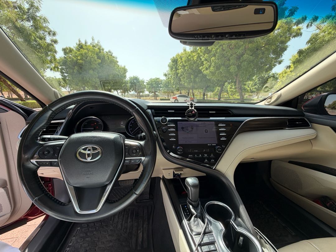 Car Image 2018 TOYOTA CAMRY XLE