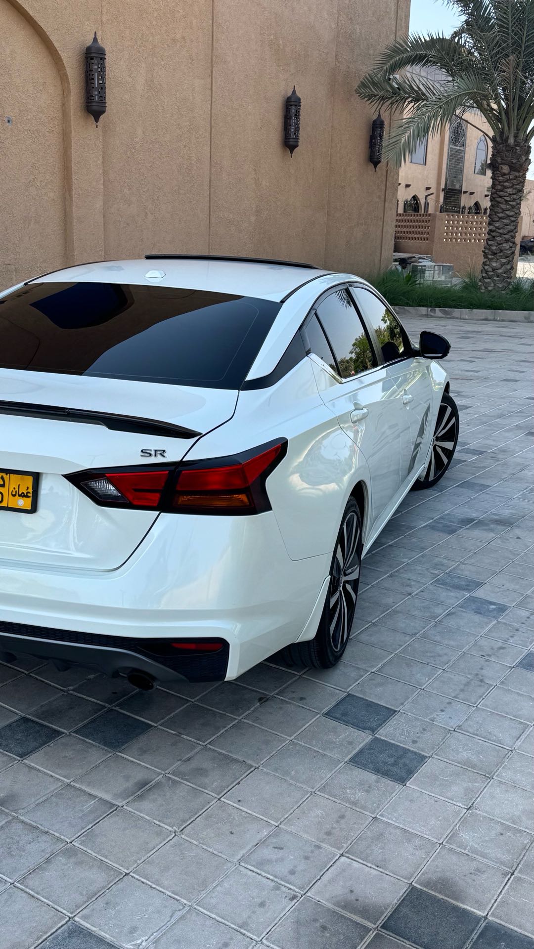 Car Image 2019 NISSAN ALTIMA SR