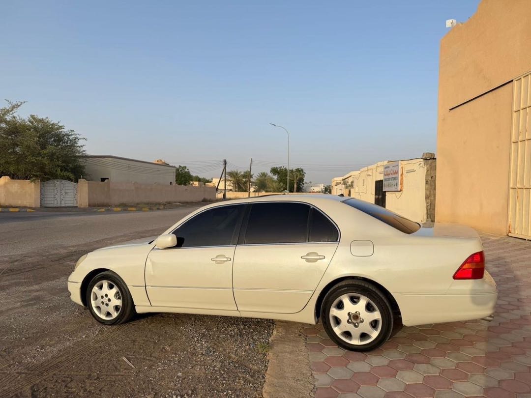 Car Image 2001 LEXUS LS 430