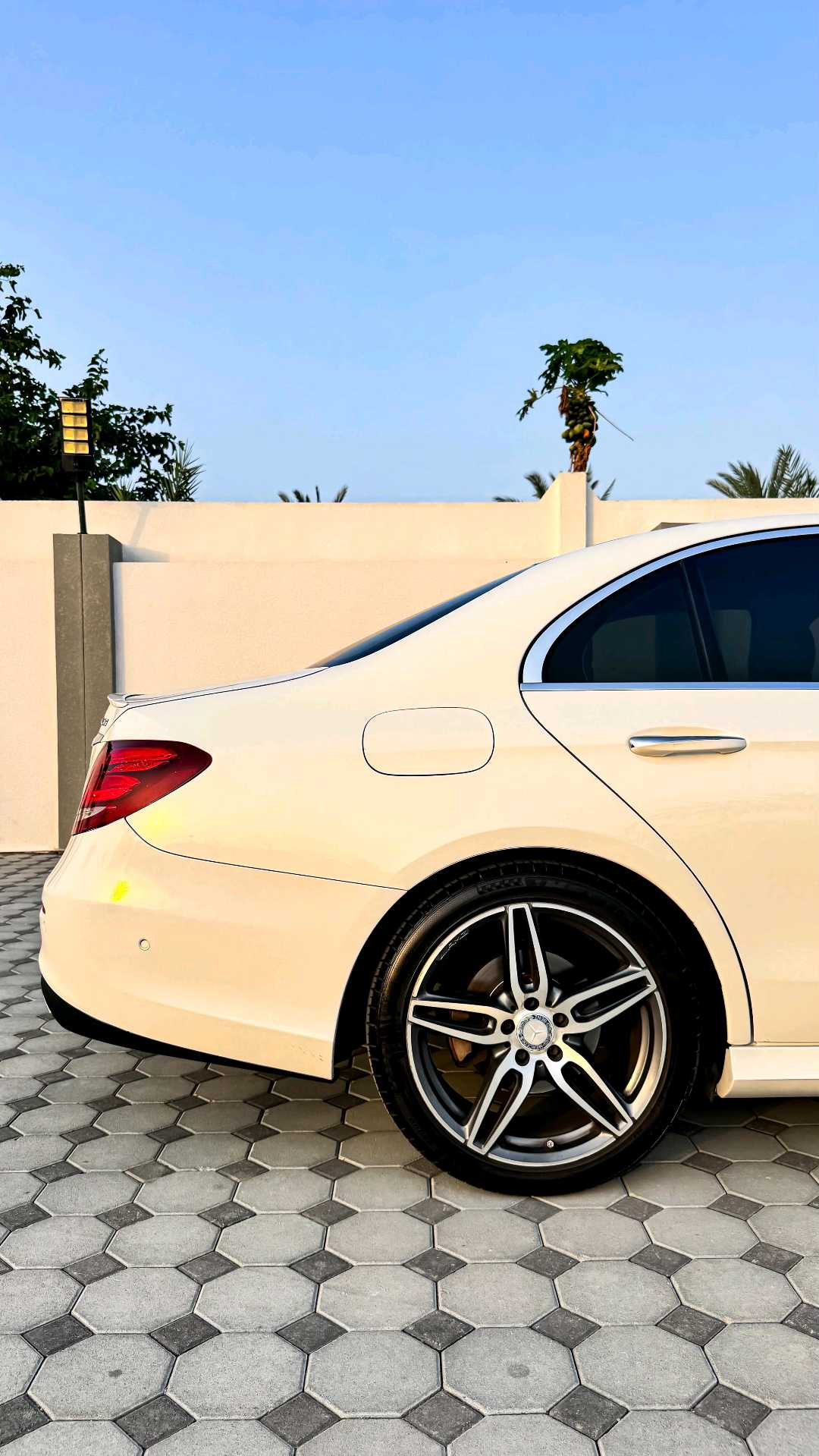 Car Image 2017 MERCEDES E Class 300