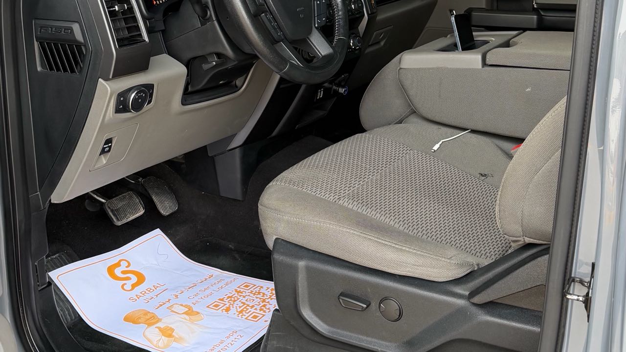 Car Image 2019 FORD F-150 XLT
