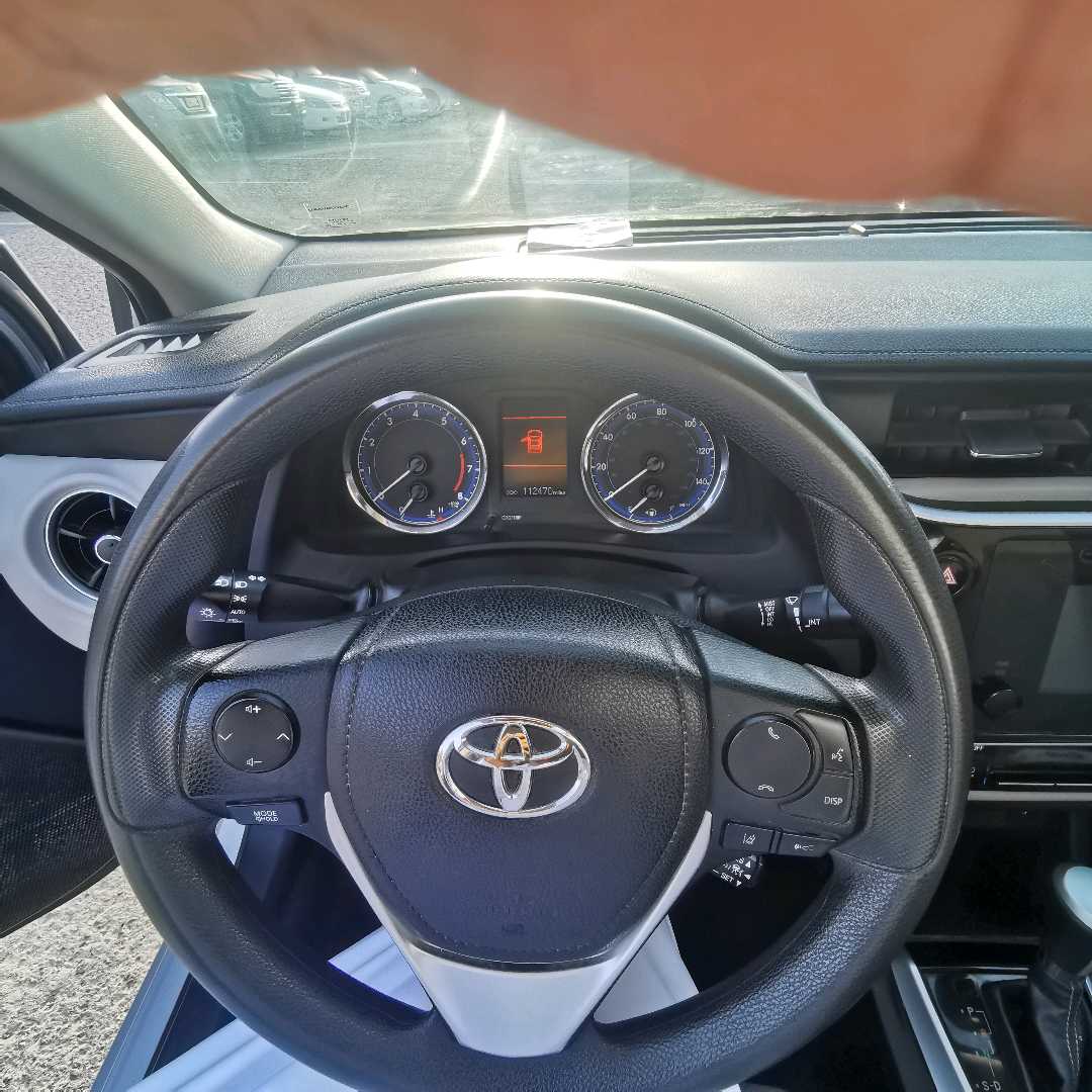 Car Image 2018 TOYOTA COROLLA SE