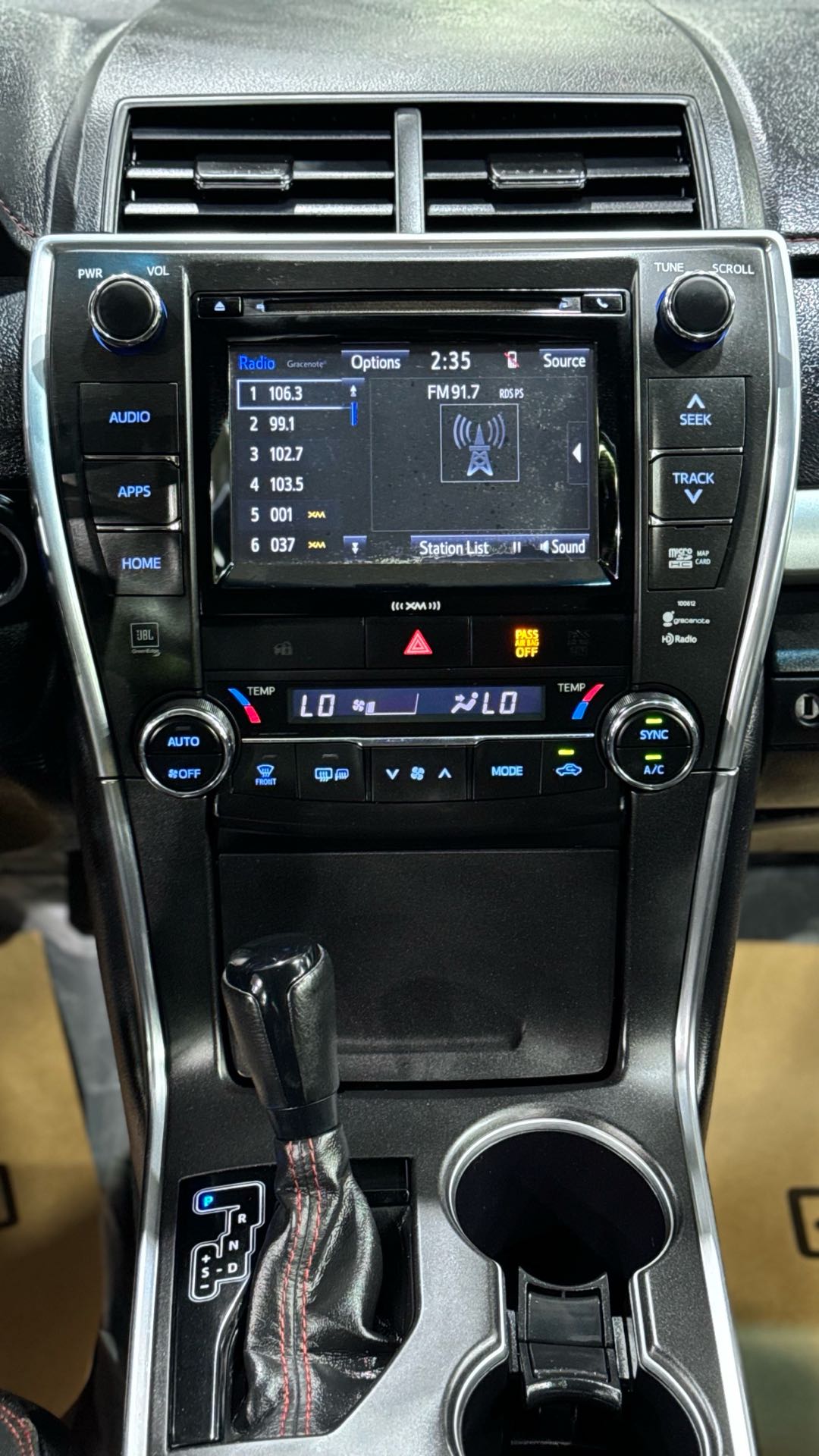 Car Image 2017 TOYOTA CAMRY XSE