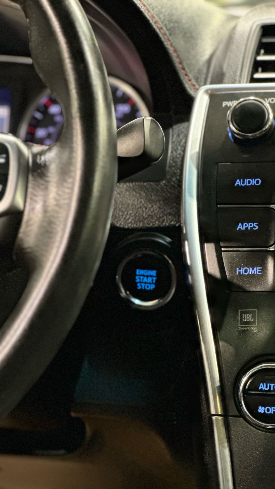 Car Image 2017 TOYOTA CAMRY XSE