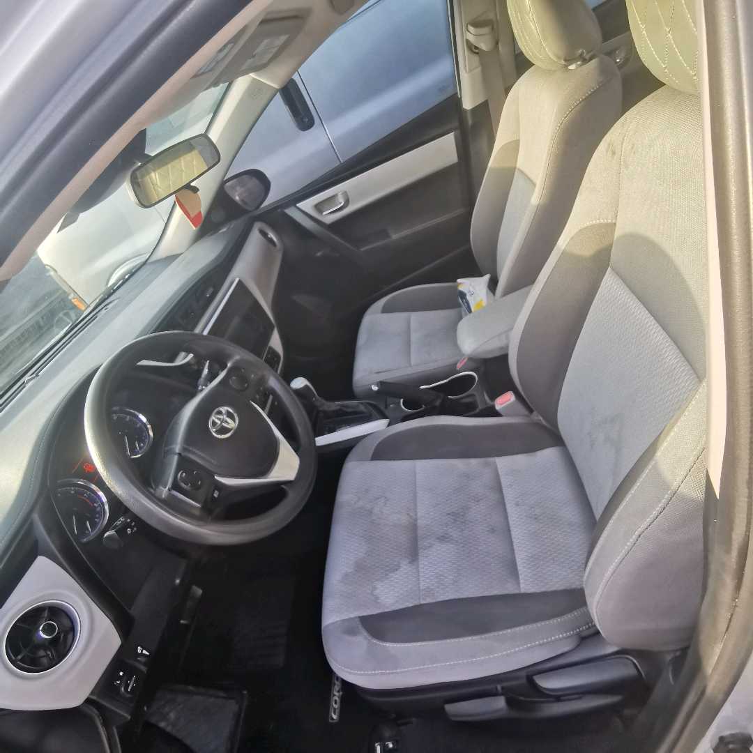 Car Image 2018 TOYOTA COROLLA SE
