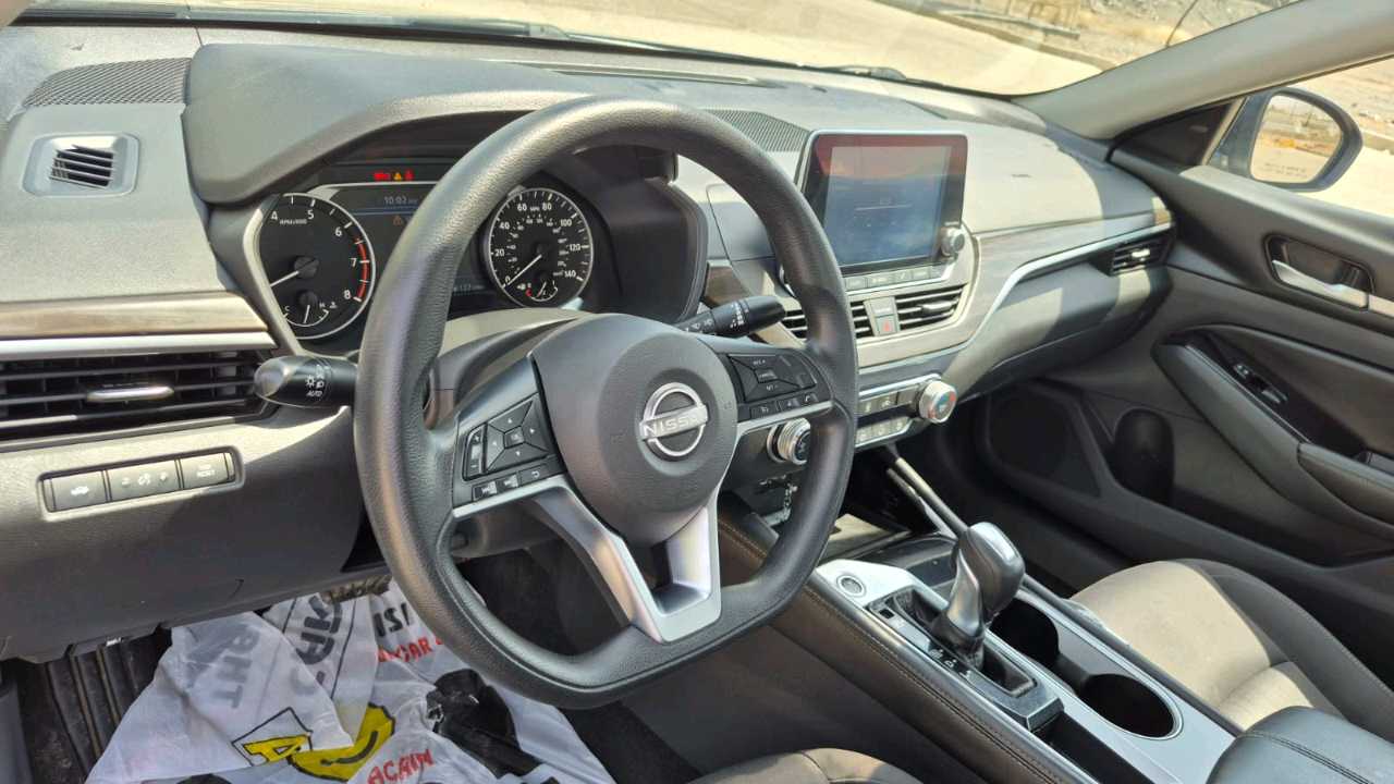 Car Image 2023 NISSAN ALTIMA SV