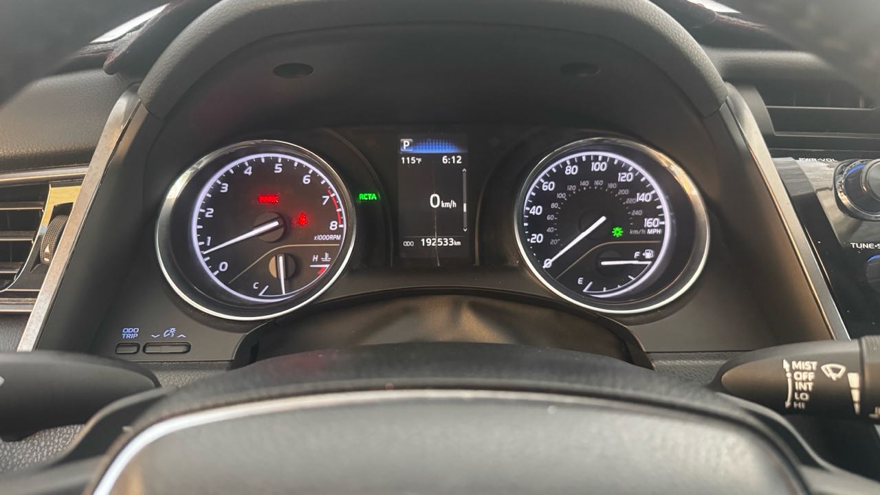 Car Image 2019 TOYOTA CAMRY SE