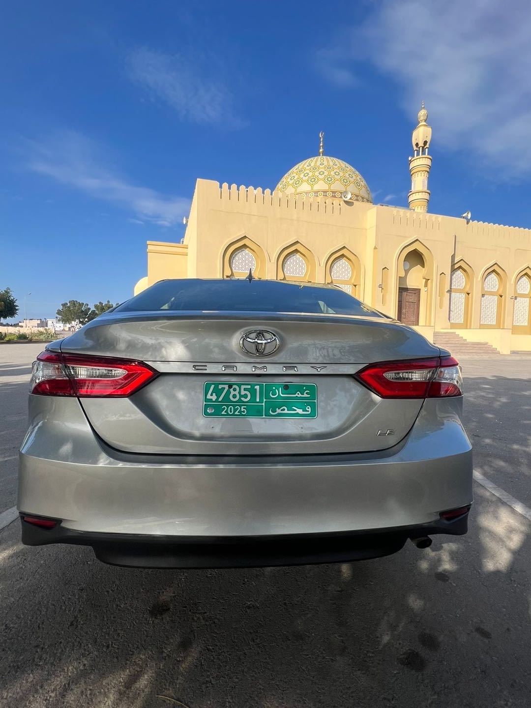 Car Image 2019 TOYOTA CAMRY LE