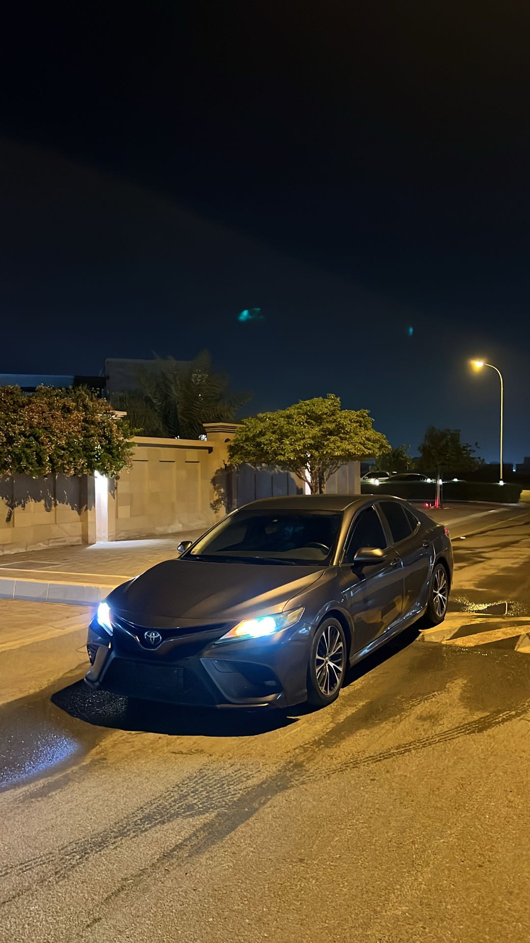 Car Image 2018 TOYOTA CAMRY SE