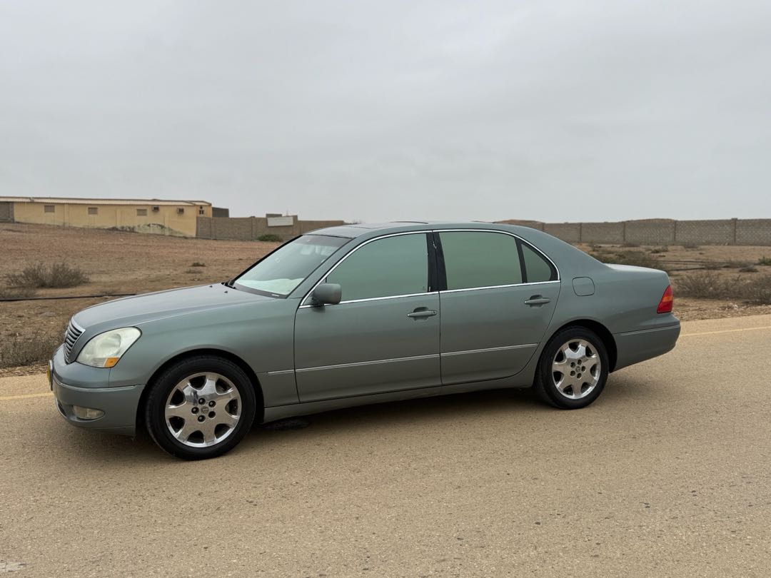 Car Image 2002 LEXUS LS 430