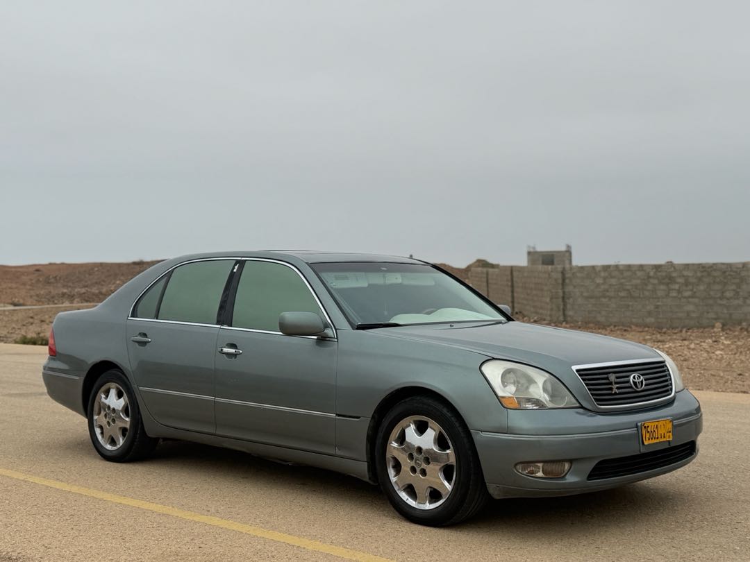 Car Image 2002 LEXUS LS 430