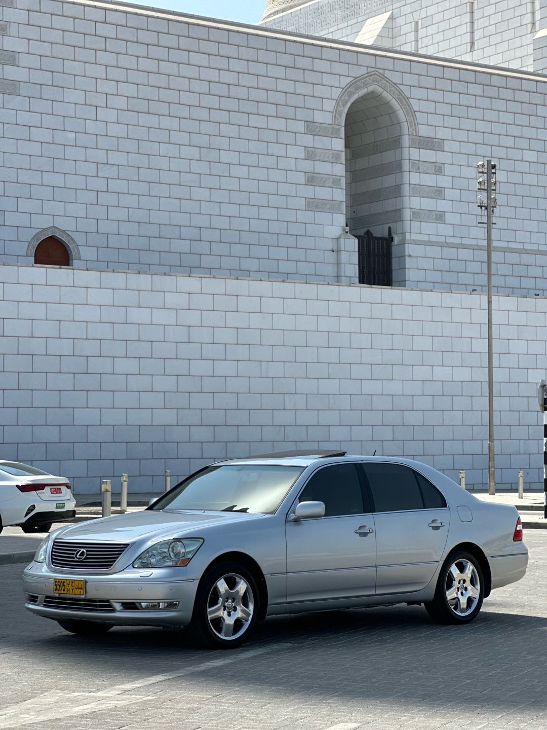 Car Image 2004 LEXUS LS 430