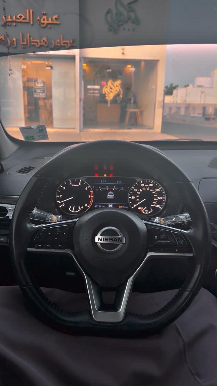 Car Image 2019 NISSAN ALTIMA SL