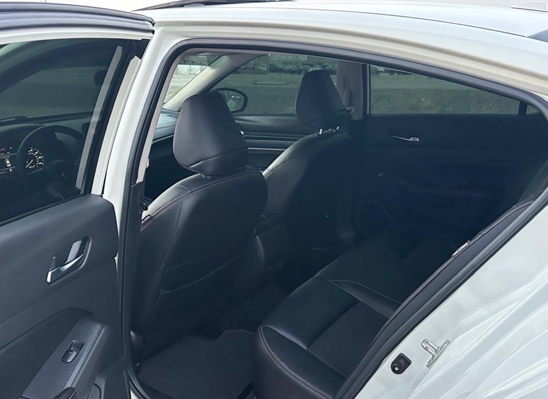 Car Image 2021 NISSAN ALTIMA SR
