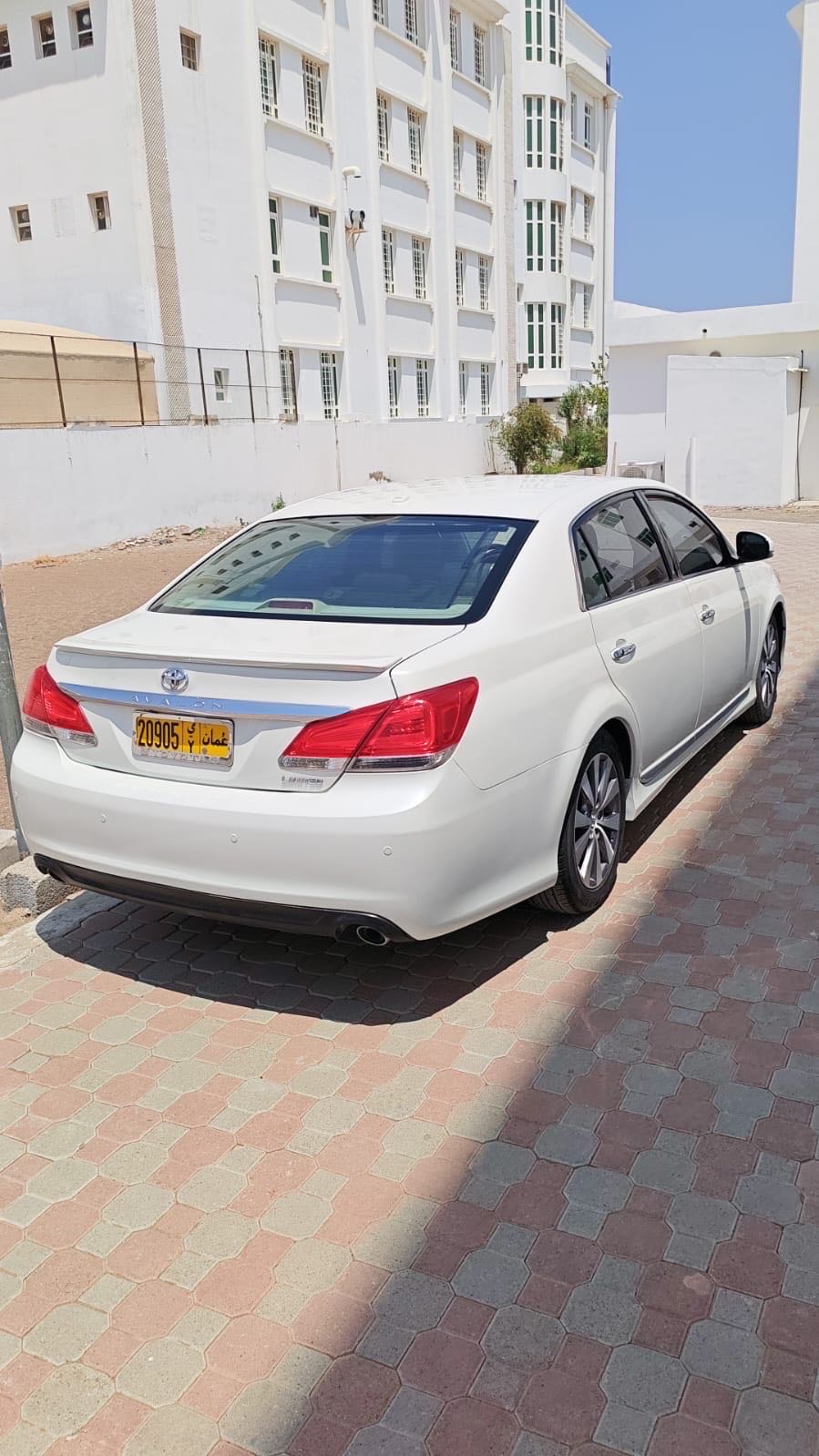 Car Image 2012 TOYOTA AVALON LIMITED