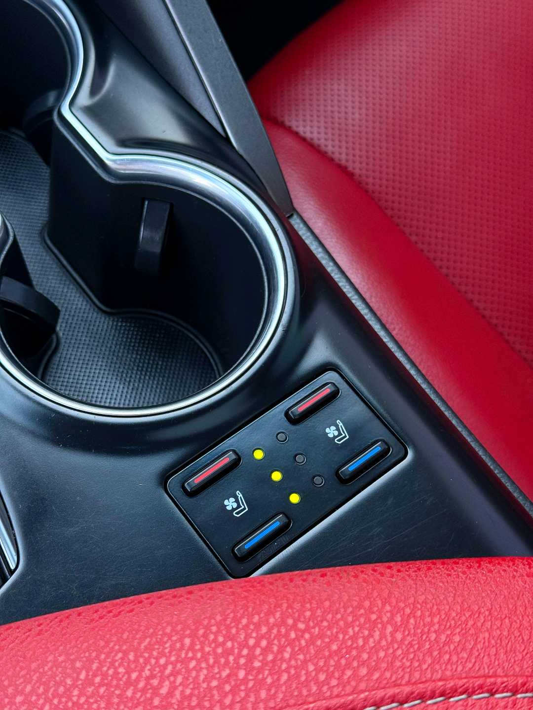 Car Image 2020 TOYOTA CAMRY XSE