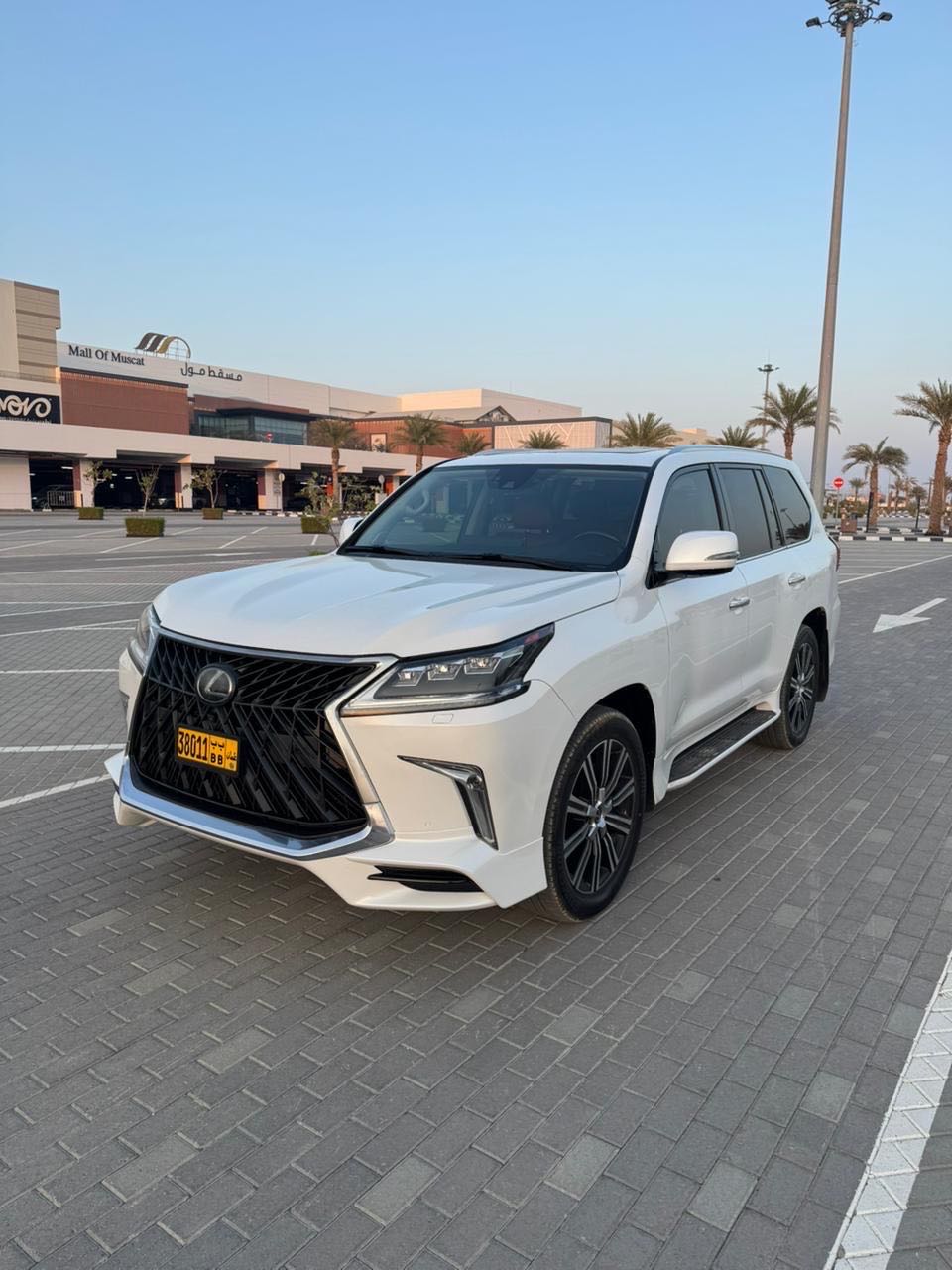 Car Image 2018 LEXUS LX 570