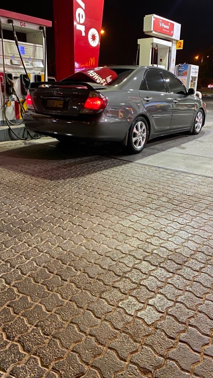 Car Image 2005 TOYOTA CAMRY LE