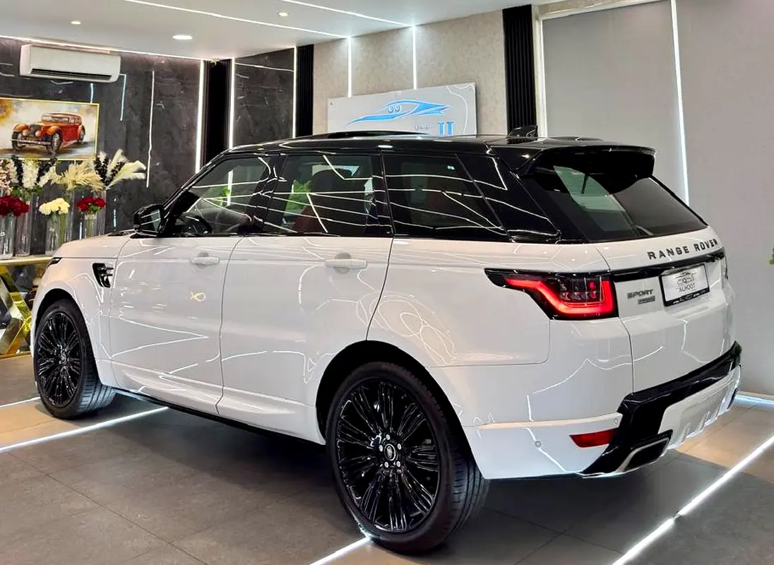 Car Image 2020 LAND ROVER SPORT 