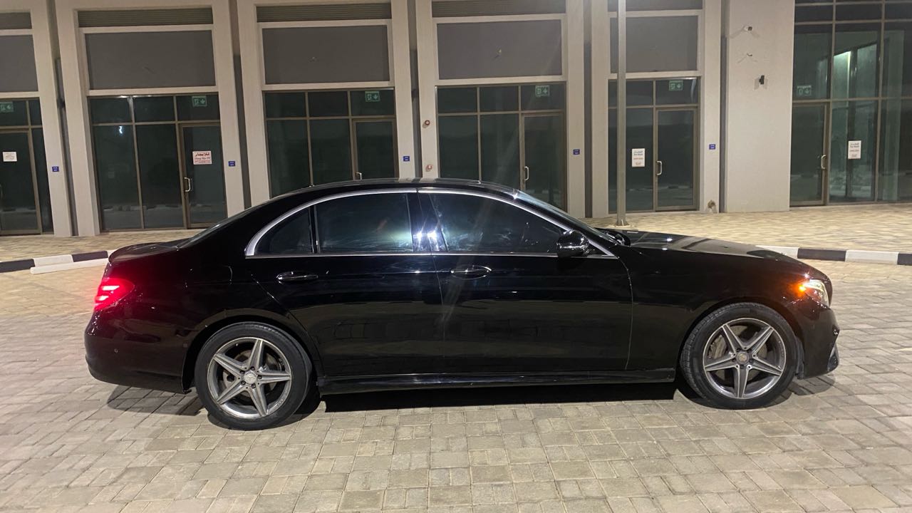 Car Image 2017 MERCEDES E Class 300