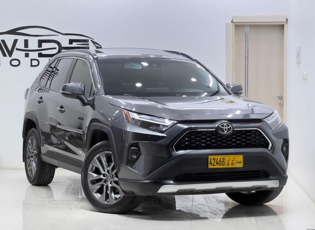 Car Image 2022 TOYOTA RAV4 XLE