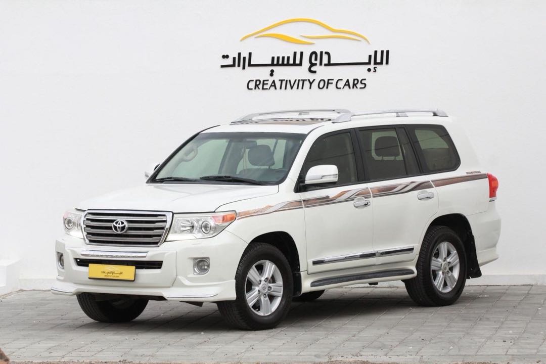 Car Image 2015 TOYOTA LAND CRUISER 