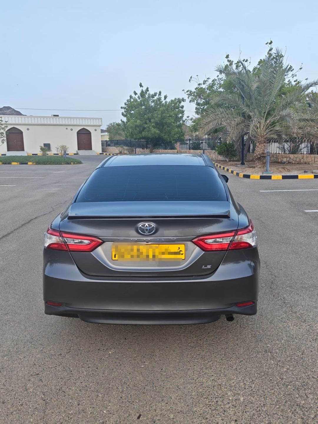 Car Image 2018 TOYOTA CAMRY LE