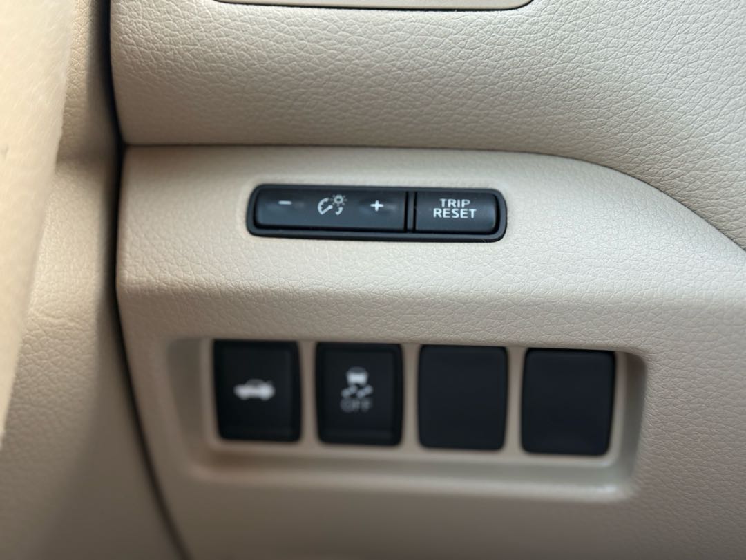 Car Image 2018 NISSAN ALTIMA SV