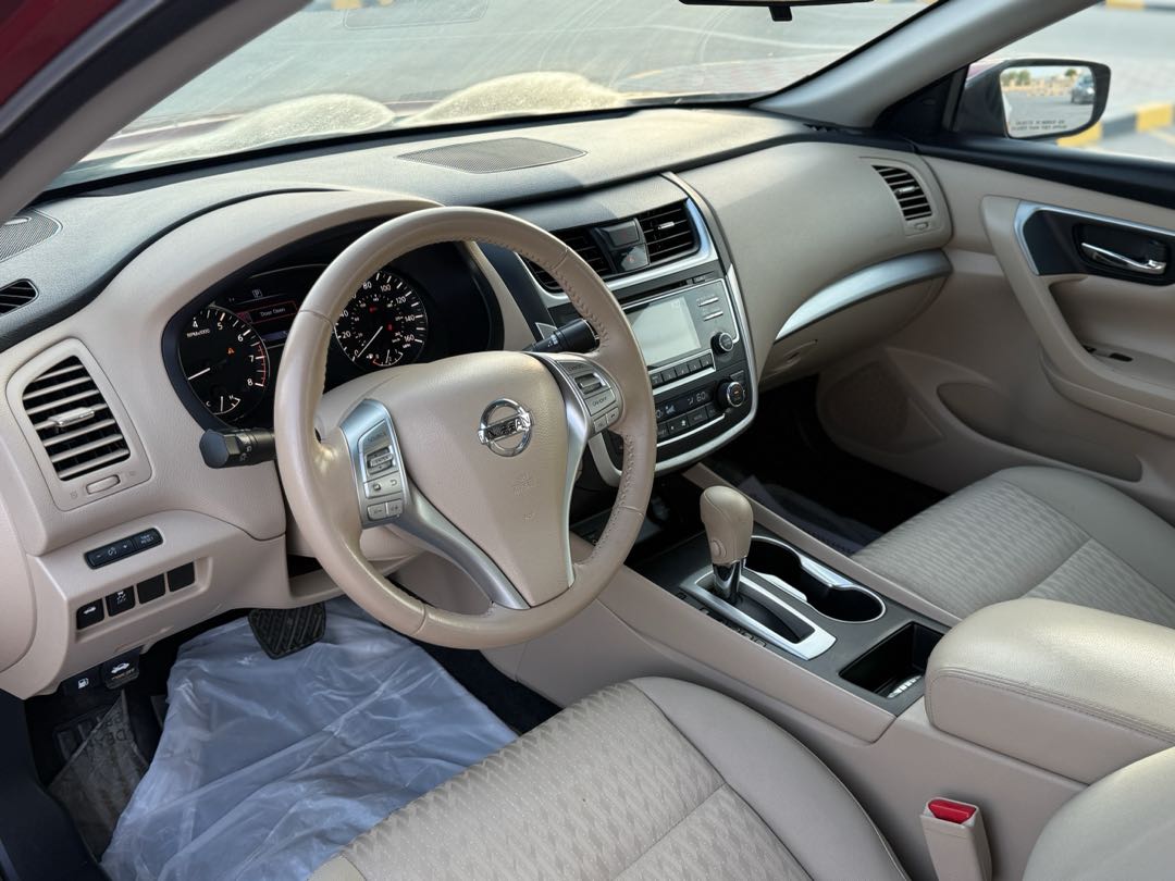 Car Image 2018 NISSAN ALTIMA SV