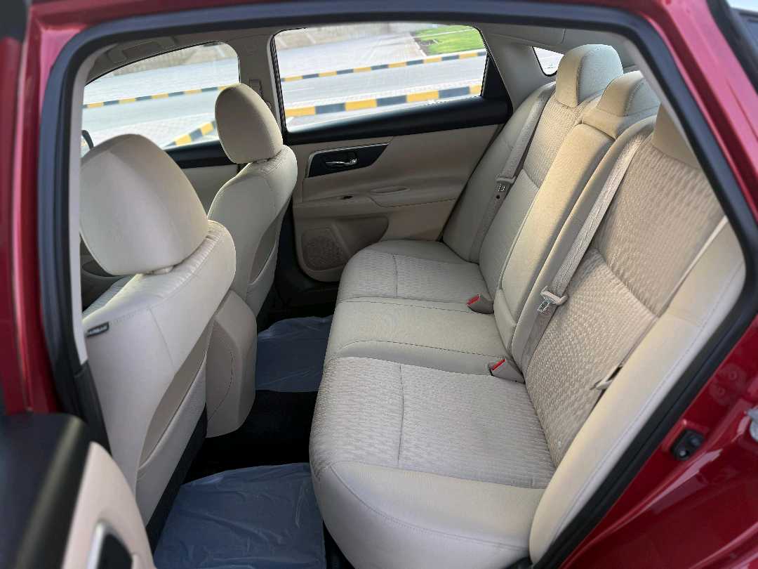 Car Image 2018 NISSAN ALTIMA SV