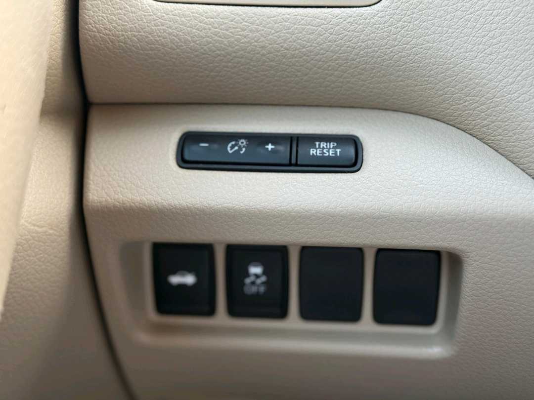Car Image 2018 NISSAN ALTIMA SV