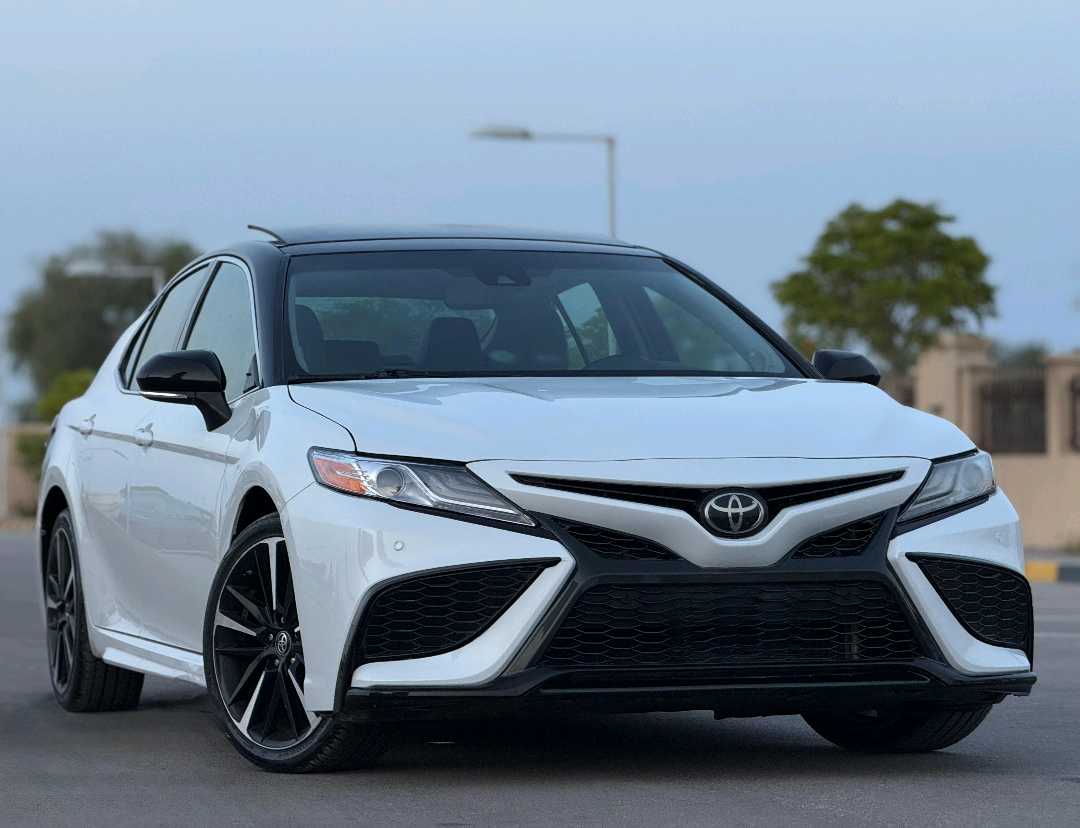 Car Image 2018 TOYOTA CAMRY XSE