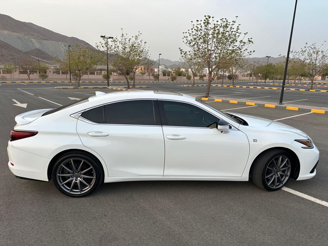 Car Image 2020 LEXUS ES F-sport