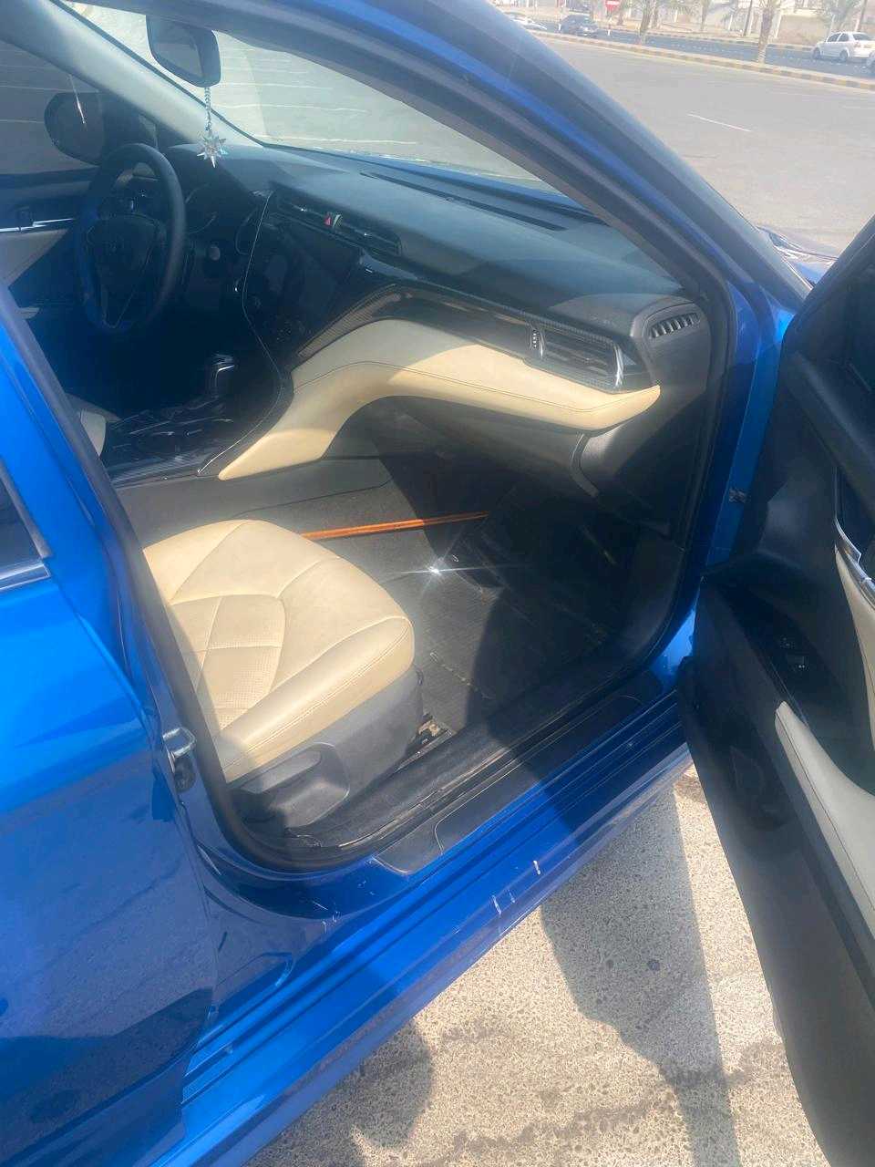 Car Image 2018 TOYOTA CAMRY XSE