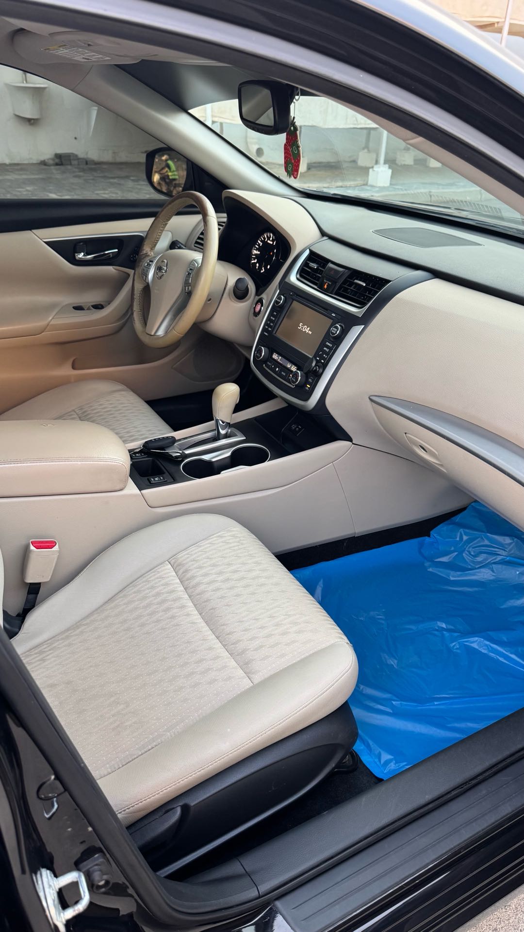 Car Image 2017 NISSAN ALTIMA SV