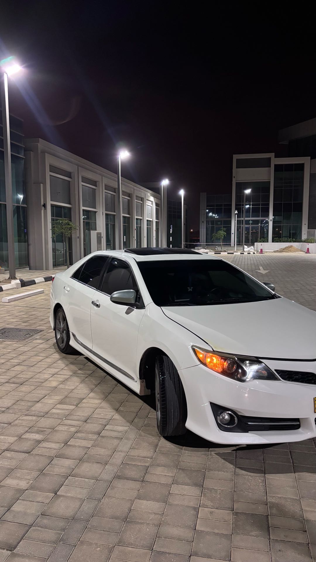 Car Image 2012 TOYOTA CAMRY SE