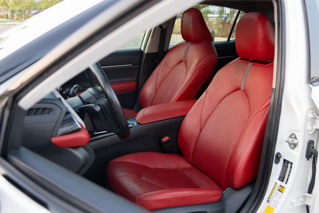 Car Image 2019 TOYOTA CAMRY XSE