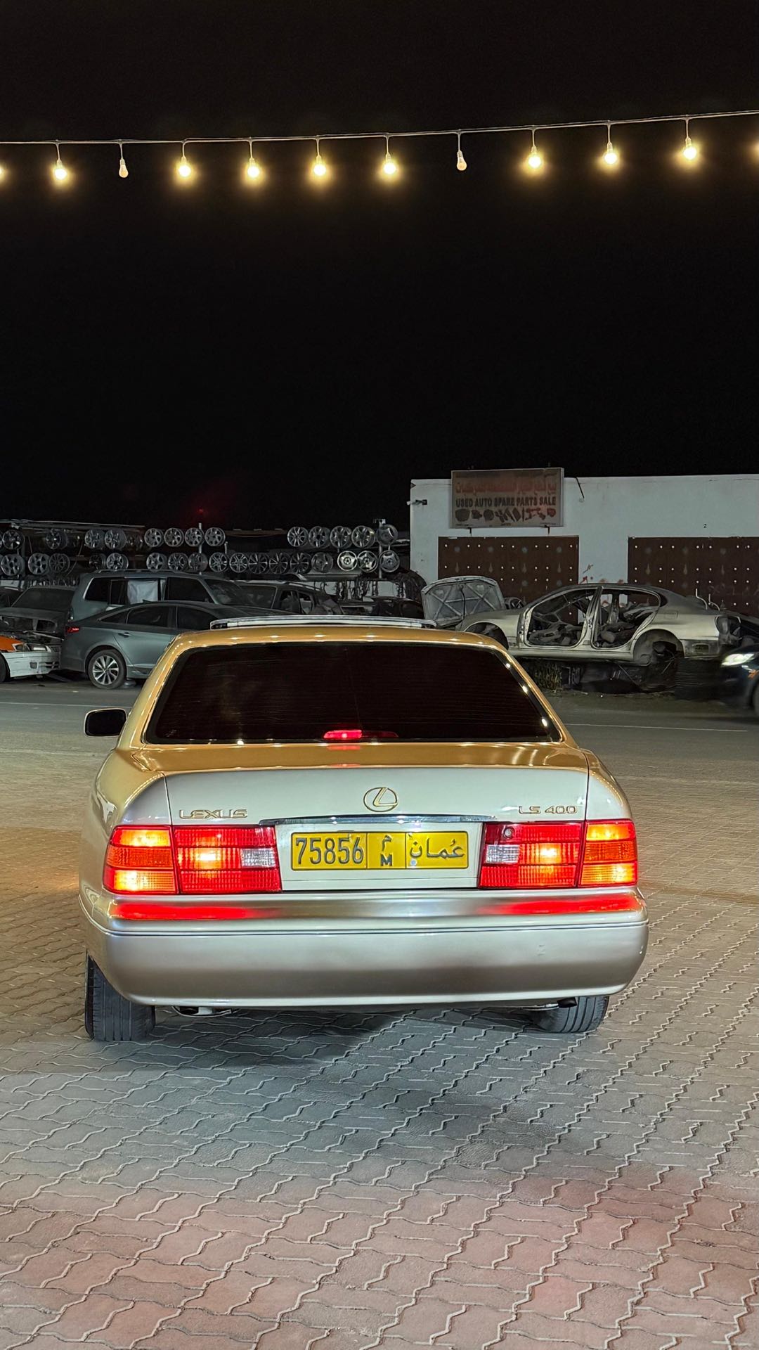 Car Image 1999 LEXUS LS 400