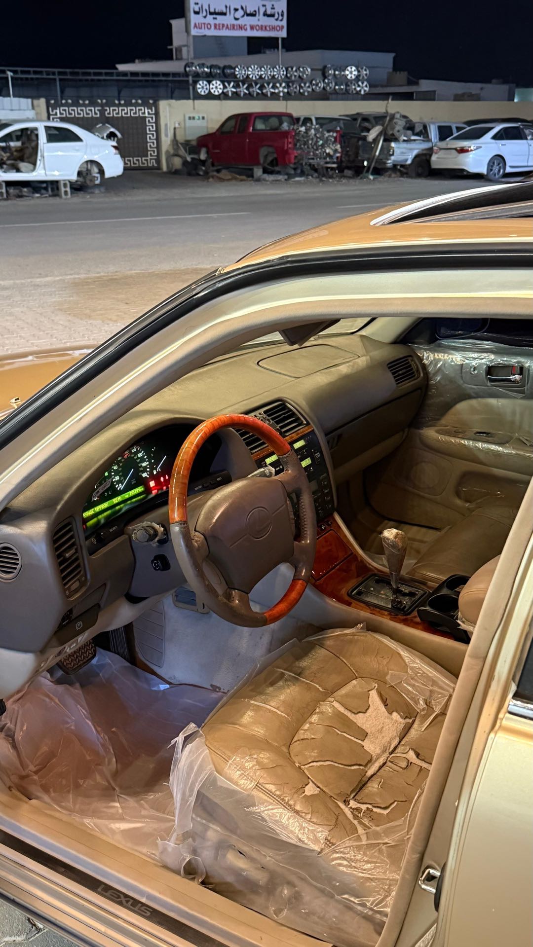 Car Image 1999 LEXUS LS 400
