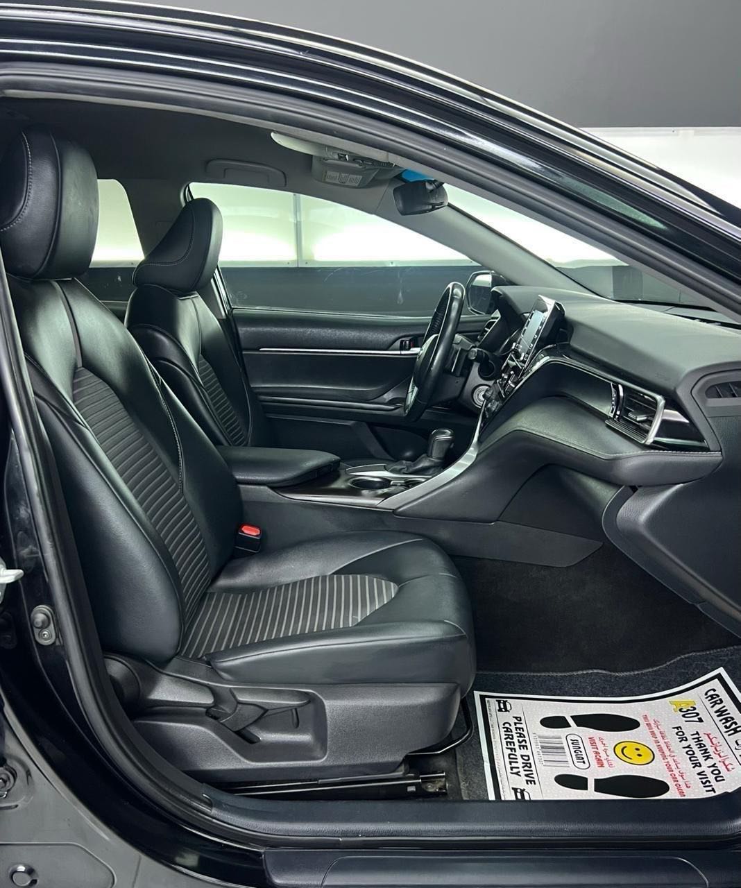 Car Image 2021 TOYOTA CAMRY SE