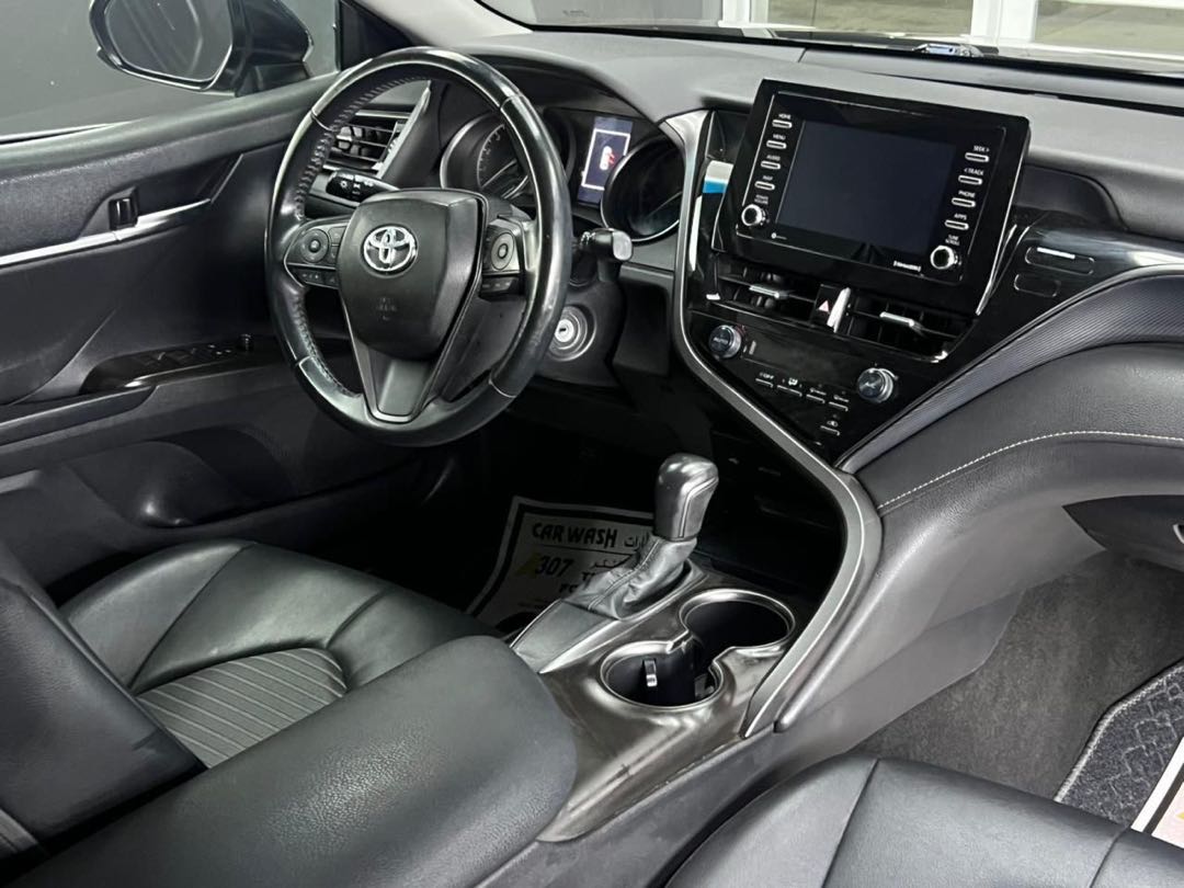 Car Image 2021 TOYOTA CAMRY SE