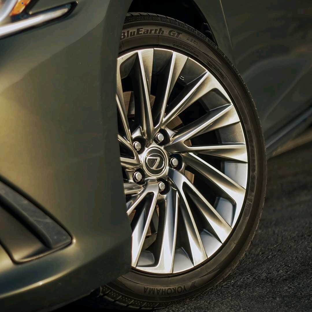 Car Image 2019 LEXUS ES 350