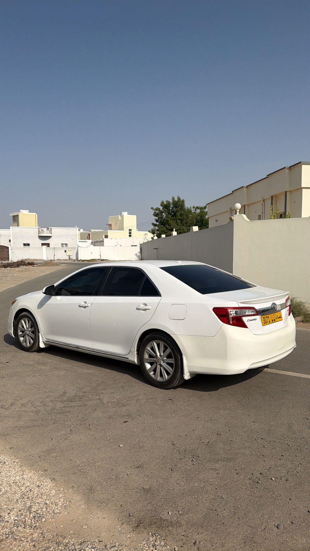 Car Image 2012 TOYOTA CAMRY XLE