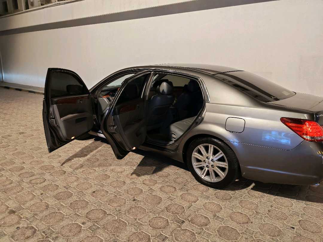 Car Image 2006 TOYOTA AVALON XL