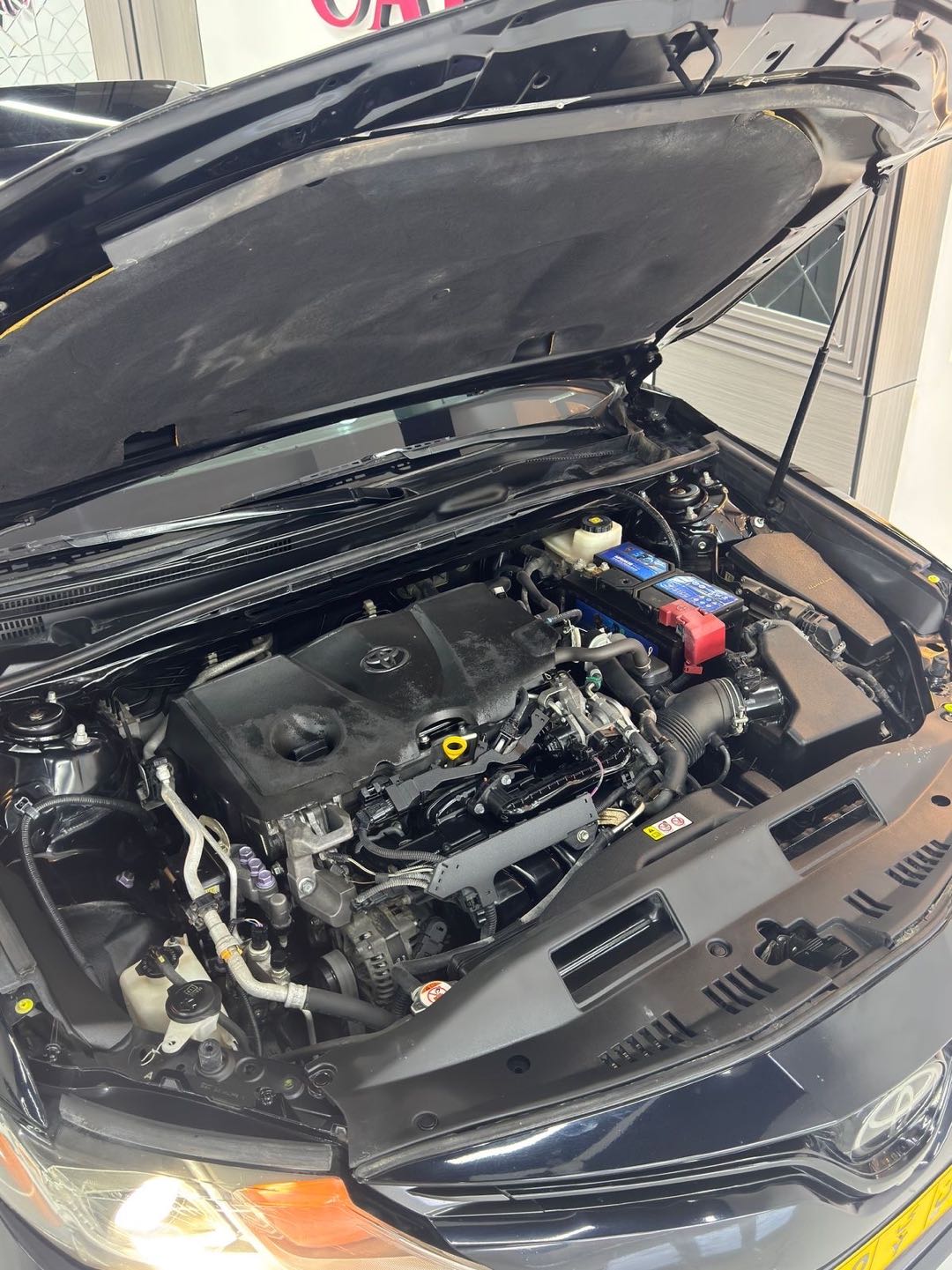 Car Image 2018 TOYOTA CAMRY LE