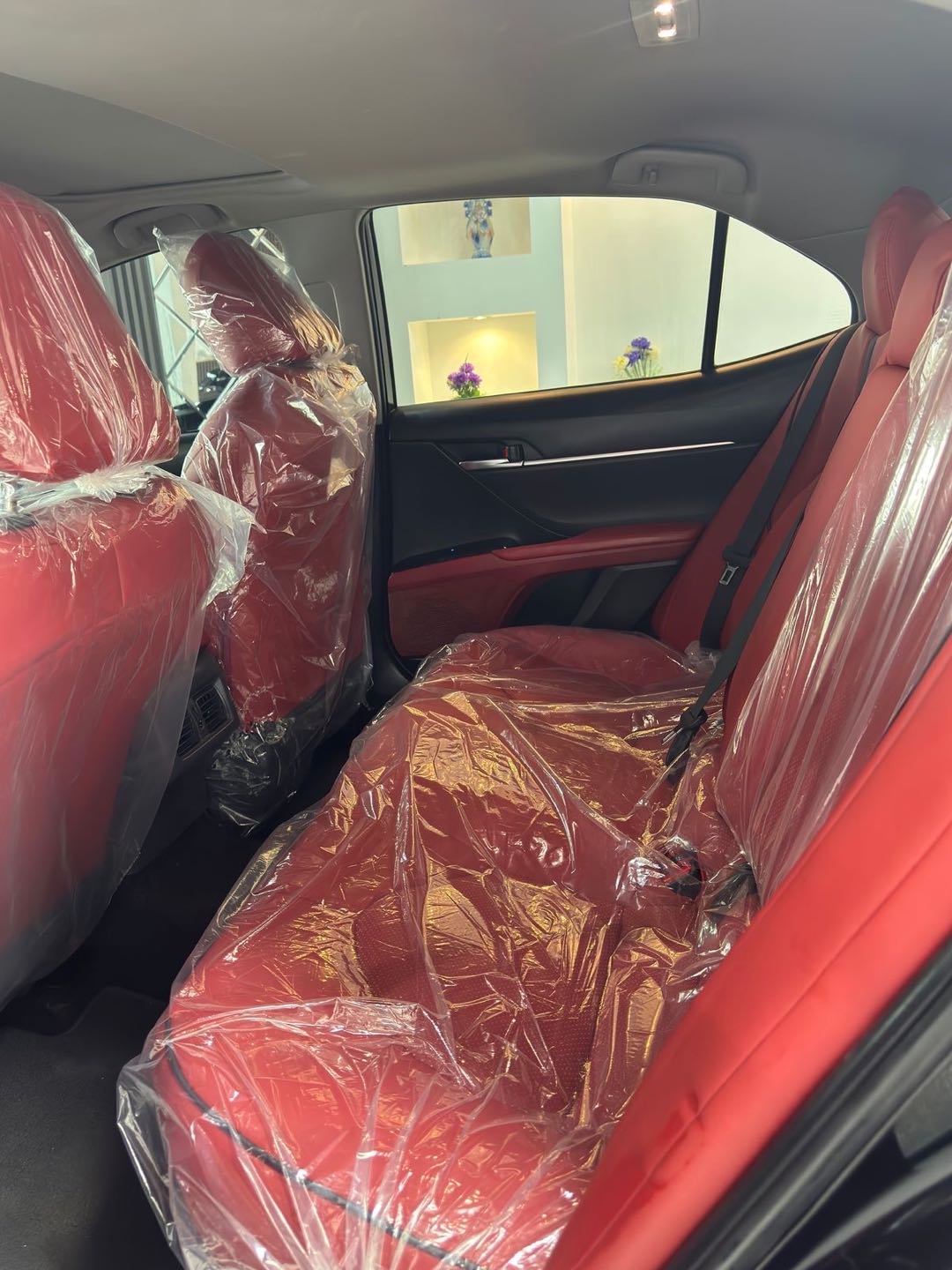 Car Image 2018 TOYOTA CAMRY LE