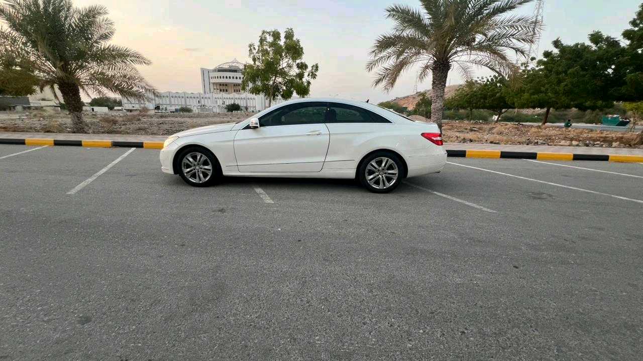 Car Image 2011 MERCEDES E Class 350