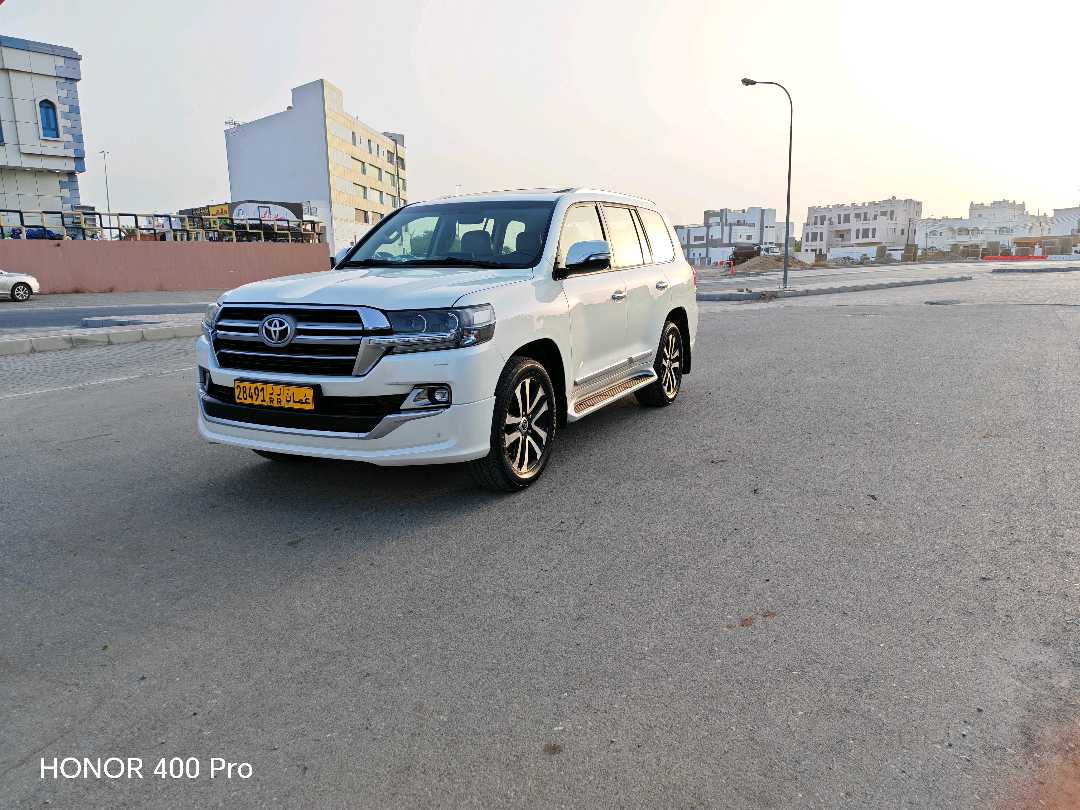 Car Image 2019 TOYOTA LAND CRUISER GX.R