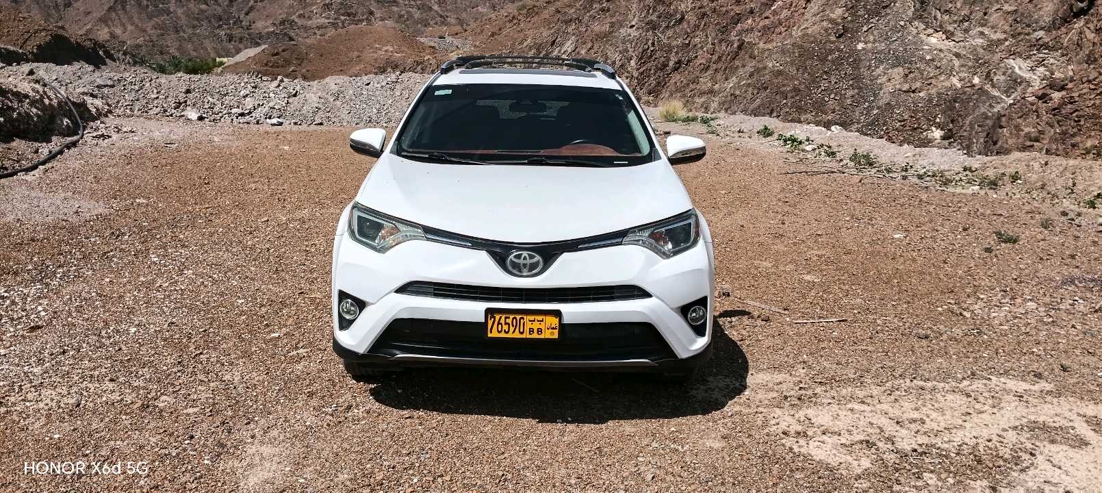 Car Image 2018 TOYOTA RAV4 XLE