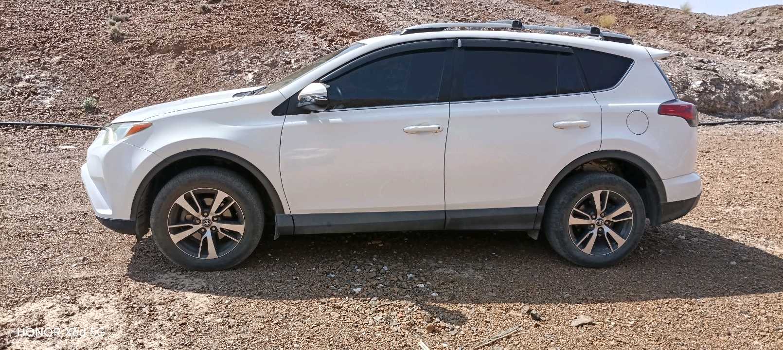 Car Image 2018 TOYOTA RAV4 XLE